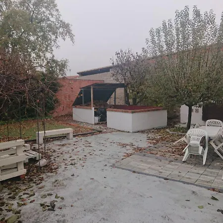 La Nava, Casa De Pueblo Con Patio Y Calefaccion Con Chimenea Holiday home Nava de la Asuncion