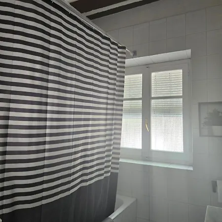 La Nava, Casa De Pueblo Con Patio Y Calefaccion Con Chimenea