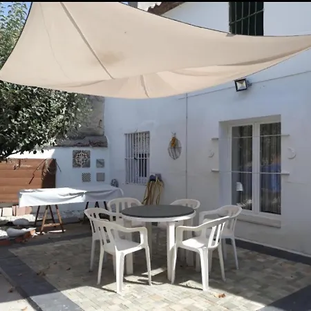 La Nava, Casa De Pueblo Con Patio Y Calefaccion Con Chimenea * Nava de la Asuncion