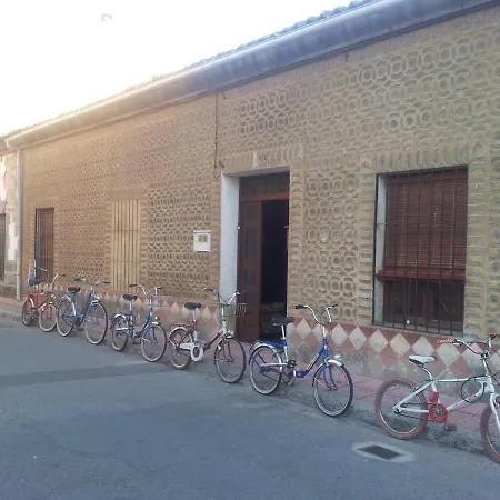 Nyaraló La Nava, Casa De Pueblo Con Patio Y Calefaccion Con Chimenea *