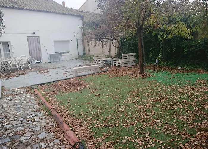 La Nava, Casa De Pueblo Con Patio Y Calefaccion Con Chimenea