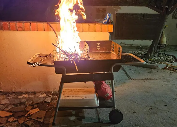 펜션 La Nava, Casa De Pueblo Con Patio Y Calefaccion Con Chimenea