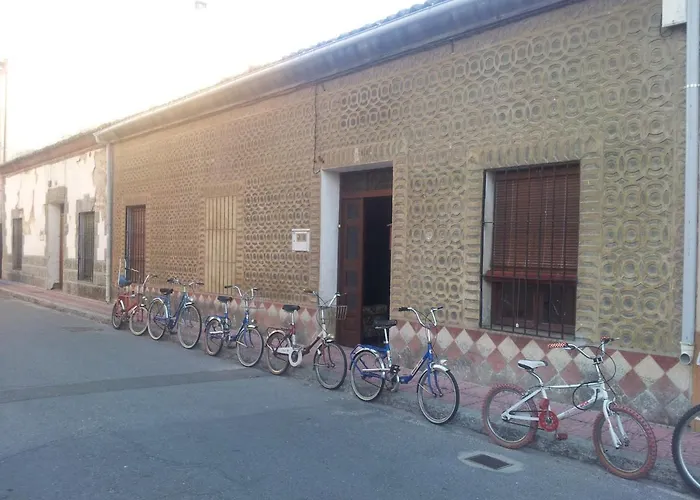 펜션 La Nava, Casa De Pueblo Con Patio Y Calefaccion Con Chimenea *