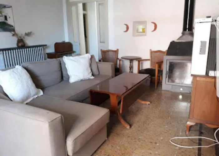 펜션 La Nava, Casa De Pueblo Con Patio Y Calefaccion Con Chimenea