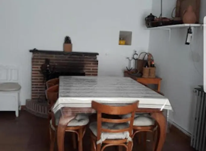 La Nava, Casa De Pueblo Con Patio Y Calefaccion Con Chimenea